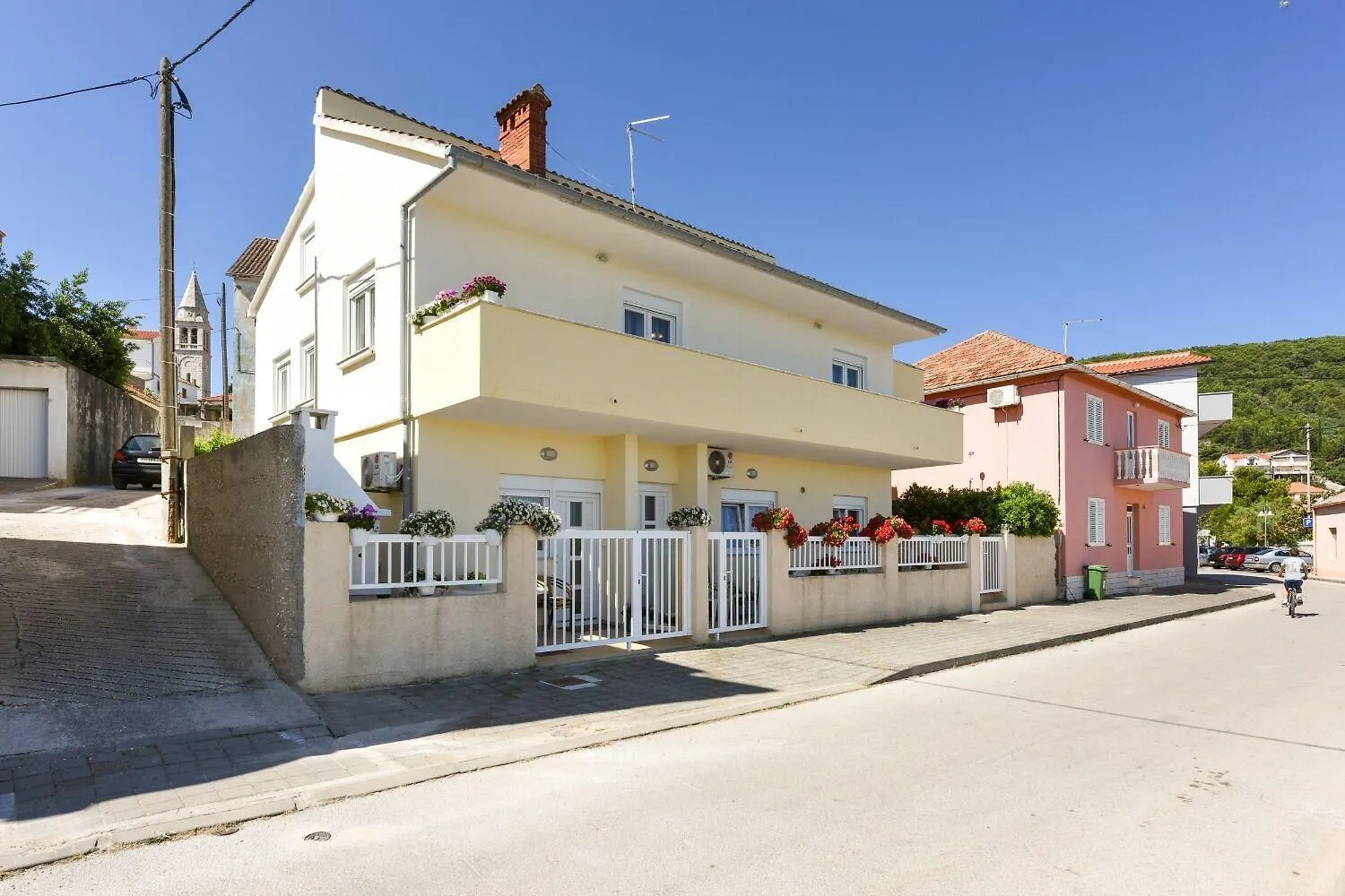 Apartments Kolt - 15M From Sea Kali