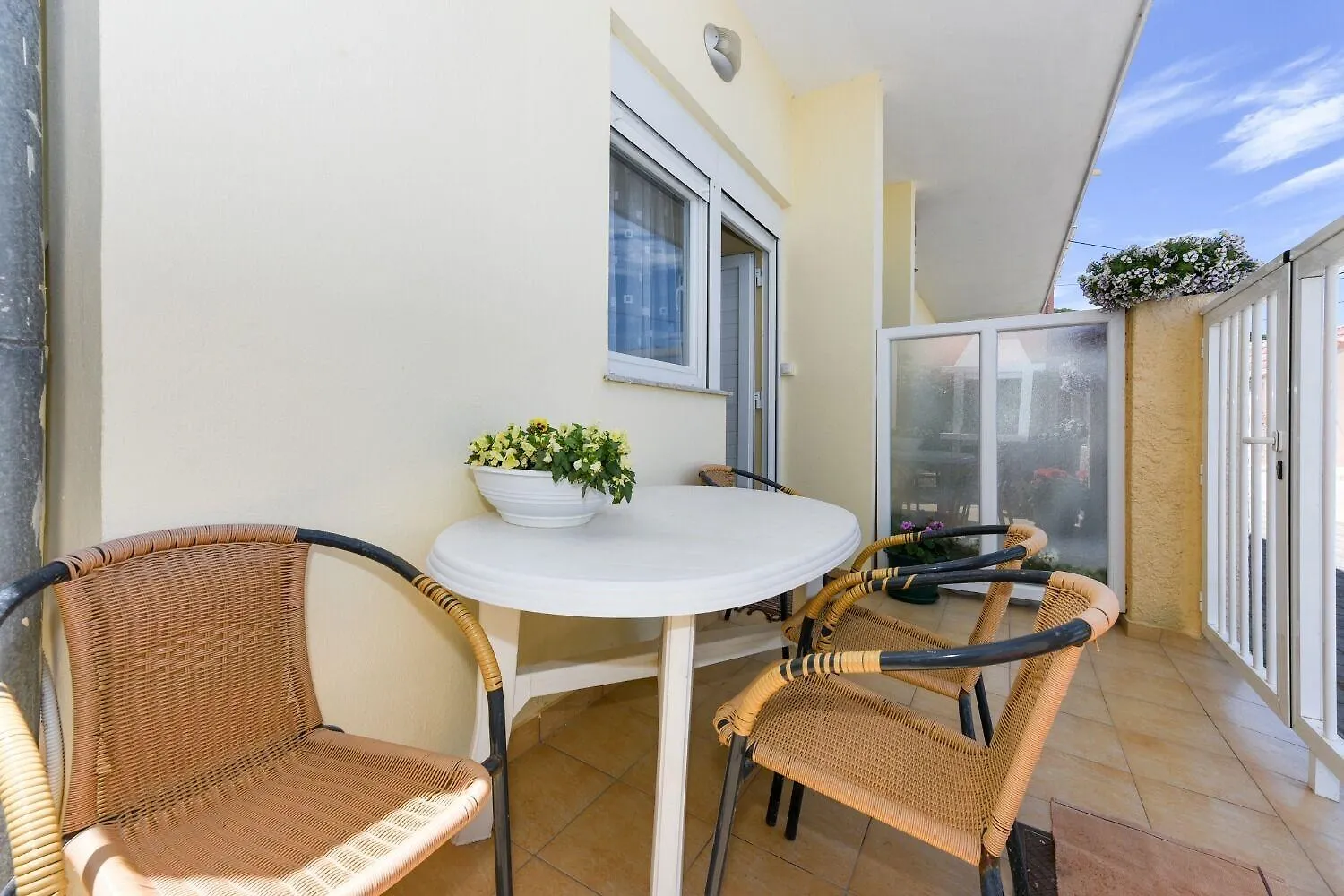 Apartments Kolt - 15M From Sea Kali Croatia