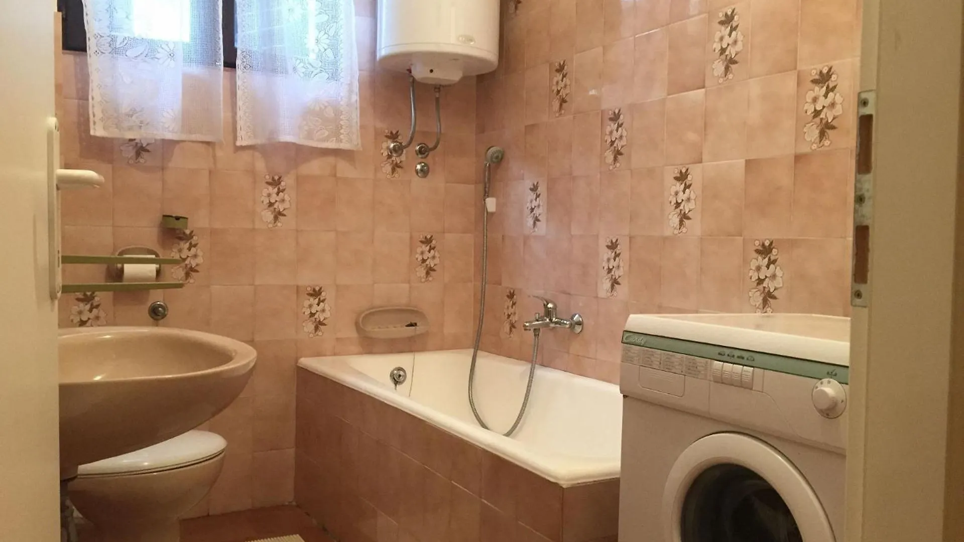 Apartments Kolt - 15M From Sea Kali