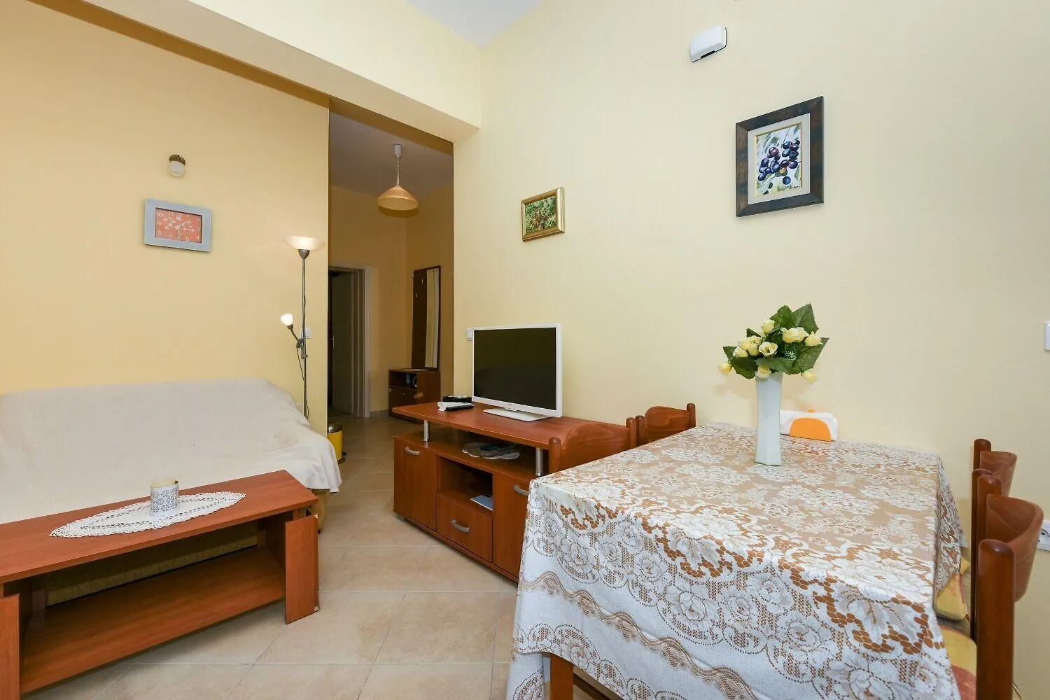 Apartments Kolt - 15M From Sea Kali