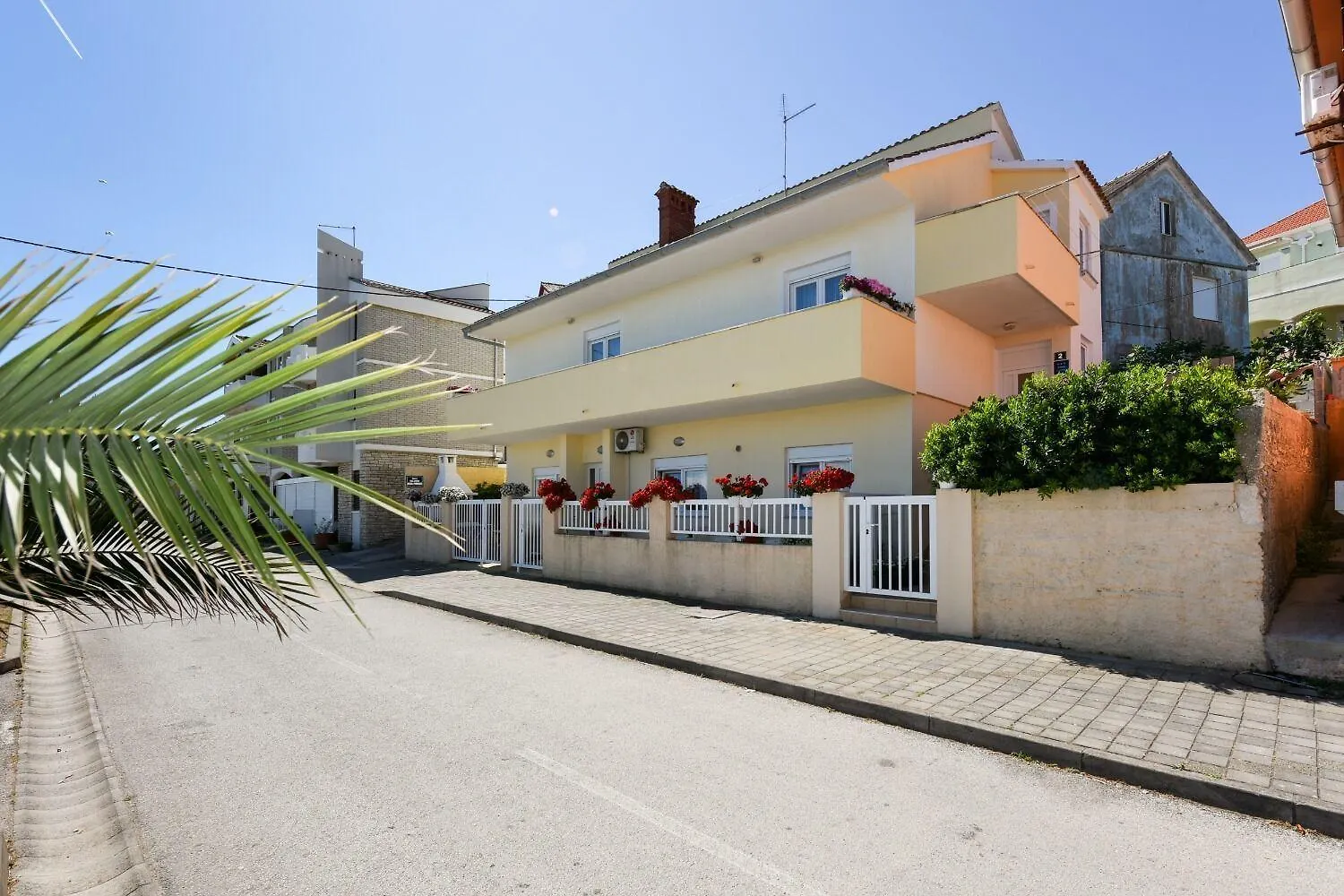 Apartments Kolt - 15M From Sea Kali Kroatien